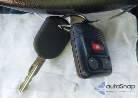 2005 Mazda Tribute I z USA, uszkodzony, nr VIN 4F2YZ02Z15KM06451